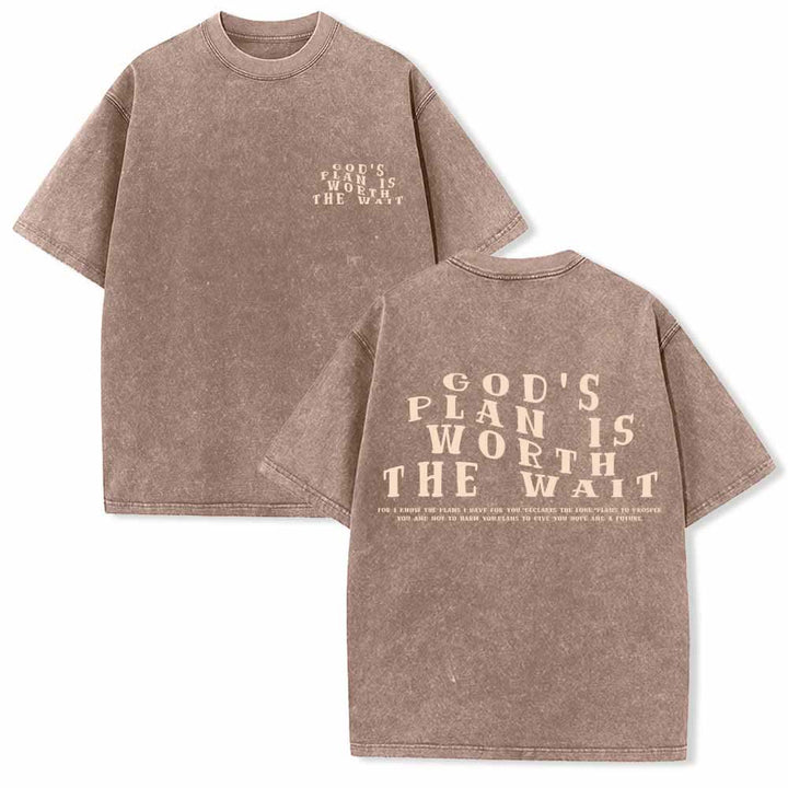 Christianartworkshop Gottes Plan ist das Warten wert – Vorderseite: Mini-Stapeltext; Rückseite: Bogen, große Schriftart; beidseitig gewaschenes T-Shirt - Braun - 5XL - image 0