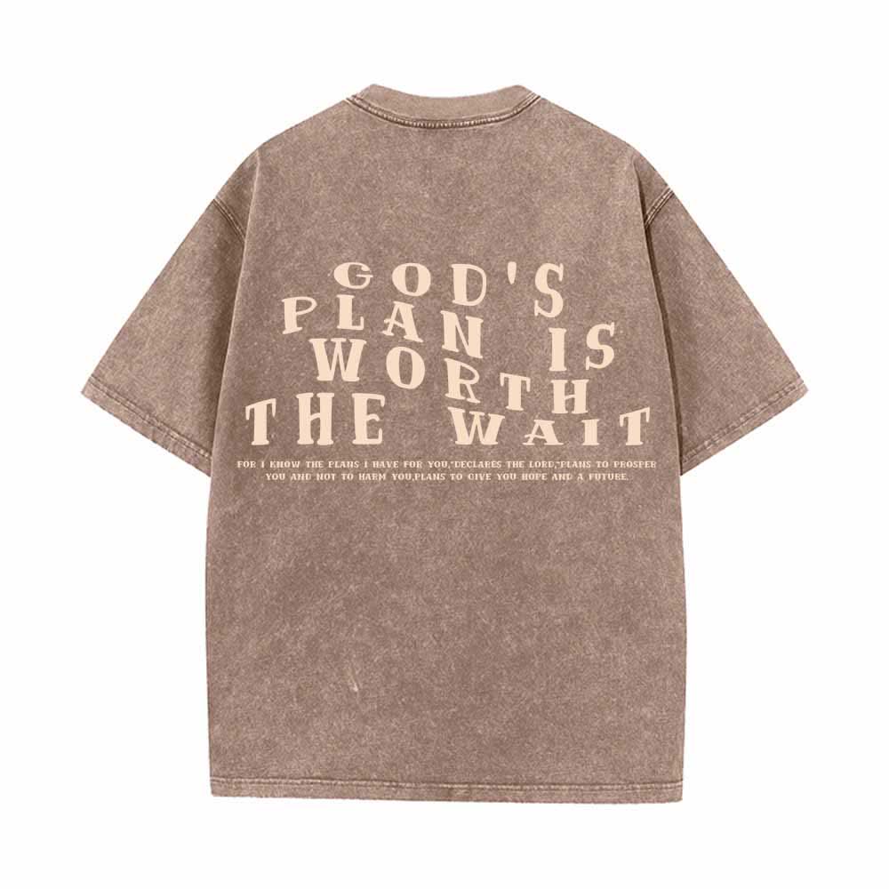 Christianartworkshop Gottes Plan ist das Warten wert – Vorderseite: Mini-Stapeltext; Rückseite: Bogen, große Schriftart; beidseitig gewaschenes T-Shirt - image 1
