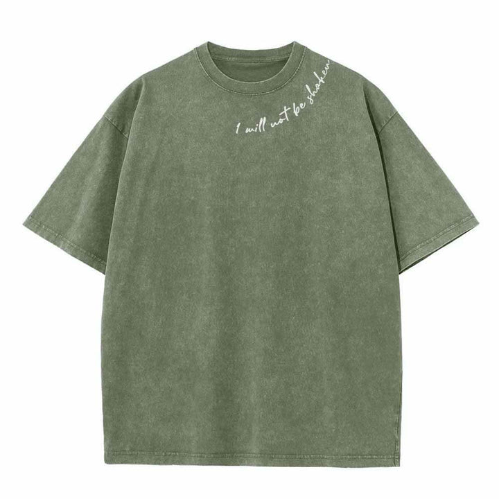 Christianartworkshop „Ich werde nicht erschüttert werden“ – Schräge Schulterpartie, Schriftzug vorne, mehrfarbige Buchstaben in Blasenform hinten, Psalm 16,8 – doppelseitig gewaschenes T-Shirt - image 2