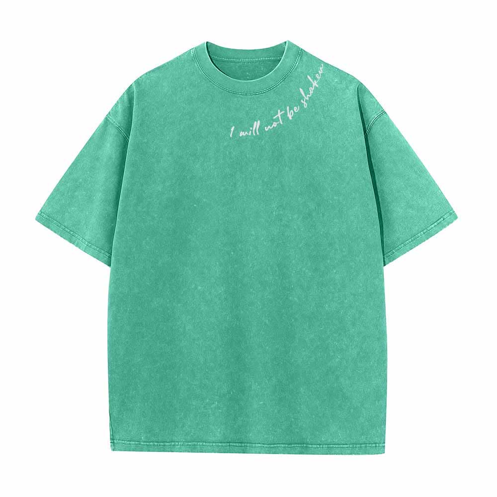 Christianartworkshop „Ich werde nicht erschüttert werden“ – Schräge Schulterpartie, Schriftzug vorne, mehrfarbige Buchstaben in Blasenform hinten, Psalm 16,8 – doppelseitig gewaschenes T-Shirt - image 14