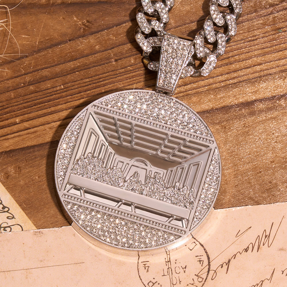 Christianartworkshop Vereistes Medaillon mit geprägtem Motiv des Letzten Abendmahls an einer kubanischen Kette: Symbol der heiligen himmlischen Gemeinschaft - Silber - image 3