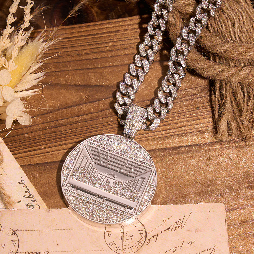 Christianartworkshop Vereistes Medaillon mit geprägtem Motiv des Letzten Abendmahls an einer kubanischen Kette: Symbol der heiligen himmlischen Gemeinschaft - image 4