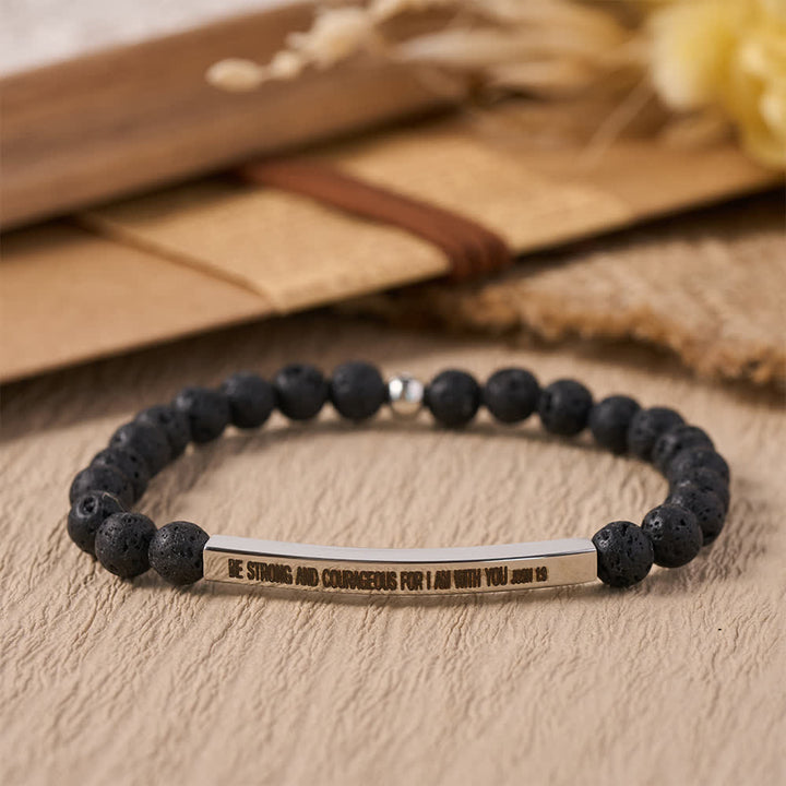 Christianartworkshop Graviertes, gebogenes Stretch-Perlenarmband mit Bibelvers Josua 1,9: Symbol himmlischer Tapferkeit - A - image 0