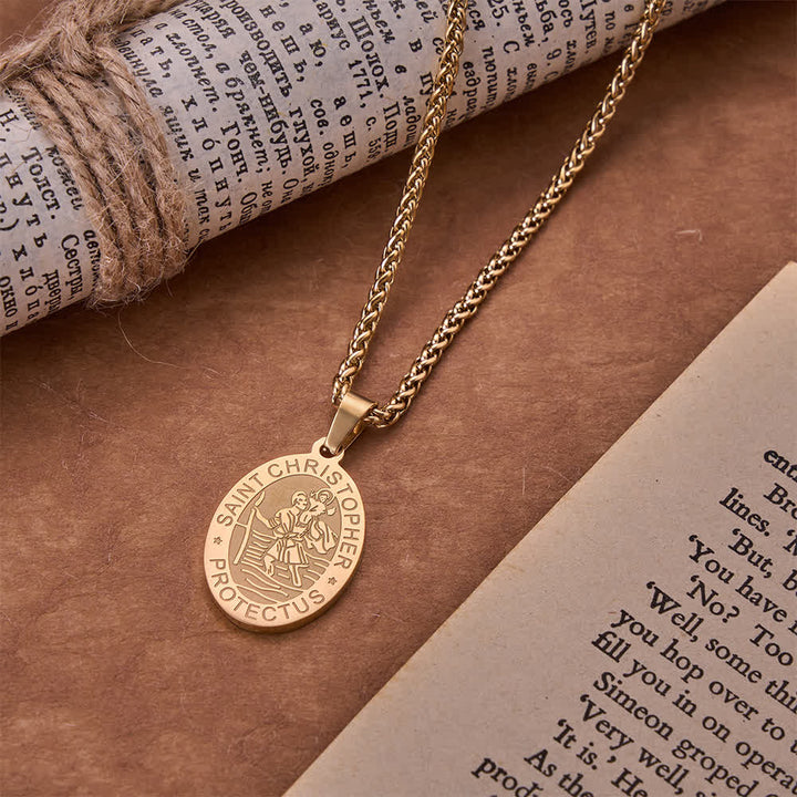 Christianartworkshop Ovale Halskette mit gravierter St.-Christophorus-Medaille und Weizenkette: Zeitloses Symbol sanfter himmlischer Fürsorge - Golden - image 3