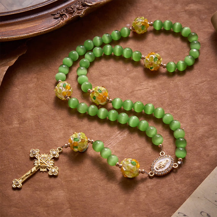 Christianartworkshop Rosenkranz aus grünem Katzenaugenstein mit floralen Glasperlen: Symbol für strahlende himmlische Segnungen - image 4