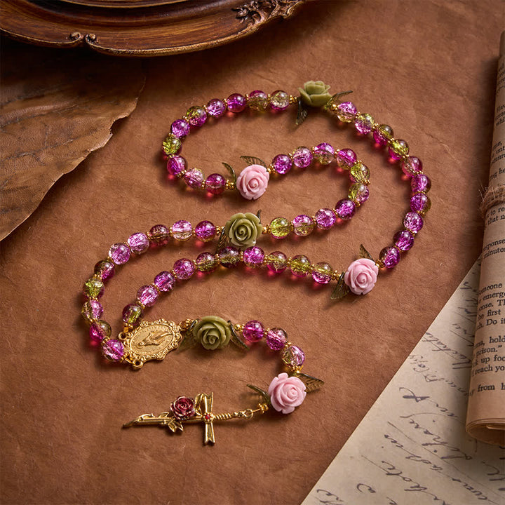Christianartworkshop Rosenkranz aus rosa und grünen, facettierten Glasperlen mit Crackle-Effekt und Rosenmotiven, Marienkreuz - image 3