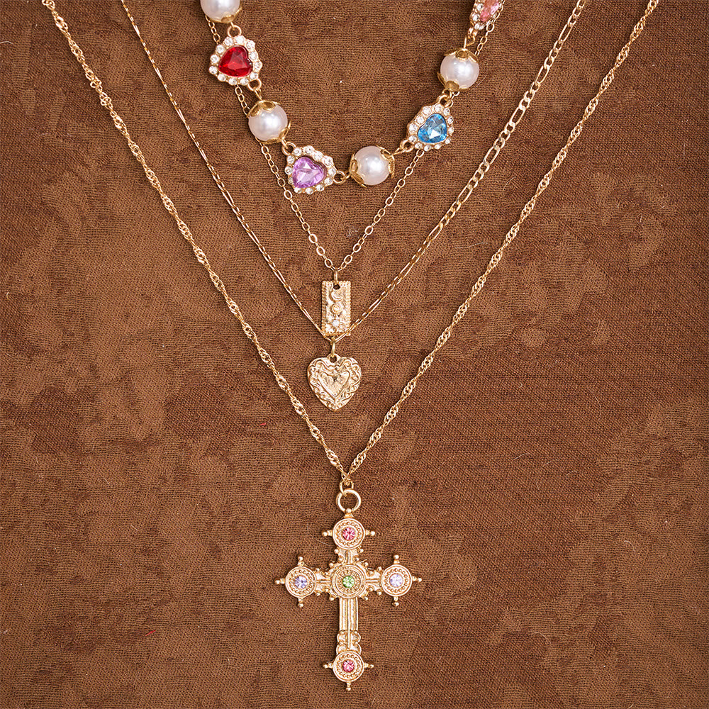 Christianartworkshop Vintage-Halskette mit mehrlagigem, juwelenbesetztem Kreuz und Perlenherz: Symbol zeitloser himmlischer Barmherzigkeit - image 1