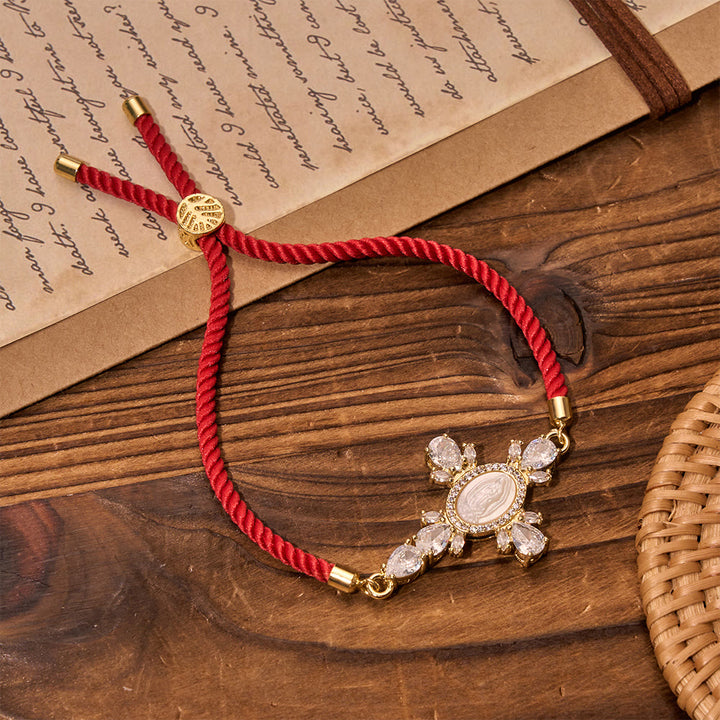 Christianartworkshop Geflochtenes Kordelarmband mit juwelenbesetztem Kreuz und Porträt der Jungfrau Maria: Symbol mütterlicher himmlischer Barmherzigkeit - image 5