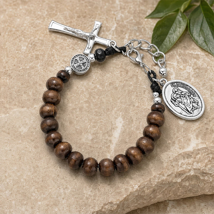 Christianartworkshop Rosenkranzarmband aus Naturholzperlen mit dem Heiligen Christophorus: Symbol für eine sichere Reise und himmlischen Schutz - image 5