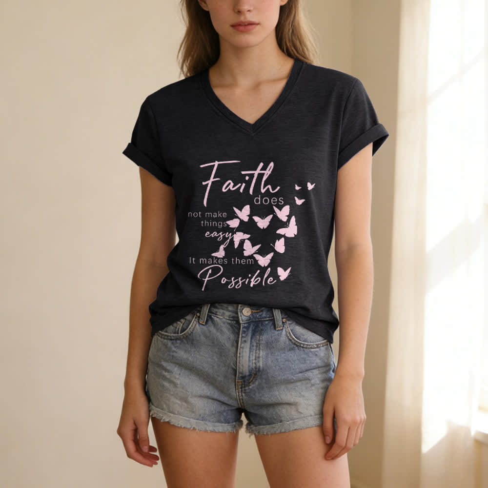 Christianartworkshop Glaube macht die Dinge nicht einfach – Lässiges T-Shirt mit Schmetterlingsbuchstaben-Print und V-Ausschnitt - image 13
