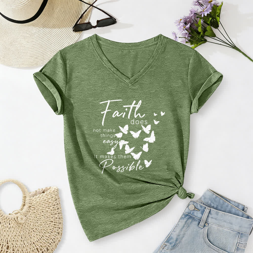 Christianartworkshop Glaube macht die Dinge nicht einfach – Lässiges T-Shirt mit Schmetterlingsbuchstaben-Print und V-Ausschnitt - Olivgrün - 2XL - image 6
