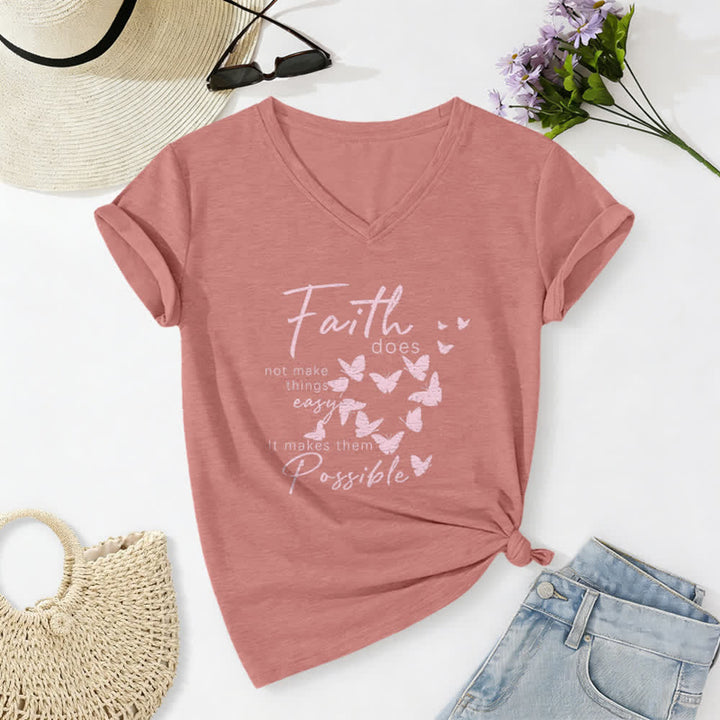 Christianartworkshop Glaube macht die Dinge nicht einfach – Lässiges T-Shirt mit Schmetterlingsbuchstaben-Print und V-Ausschnitt - Hellrosa - 2XL - image 18