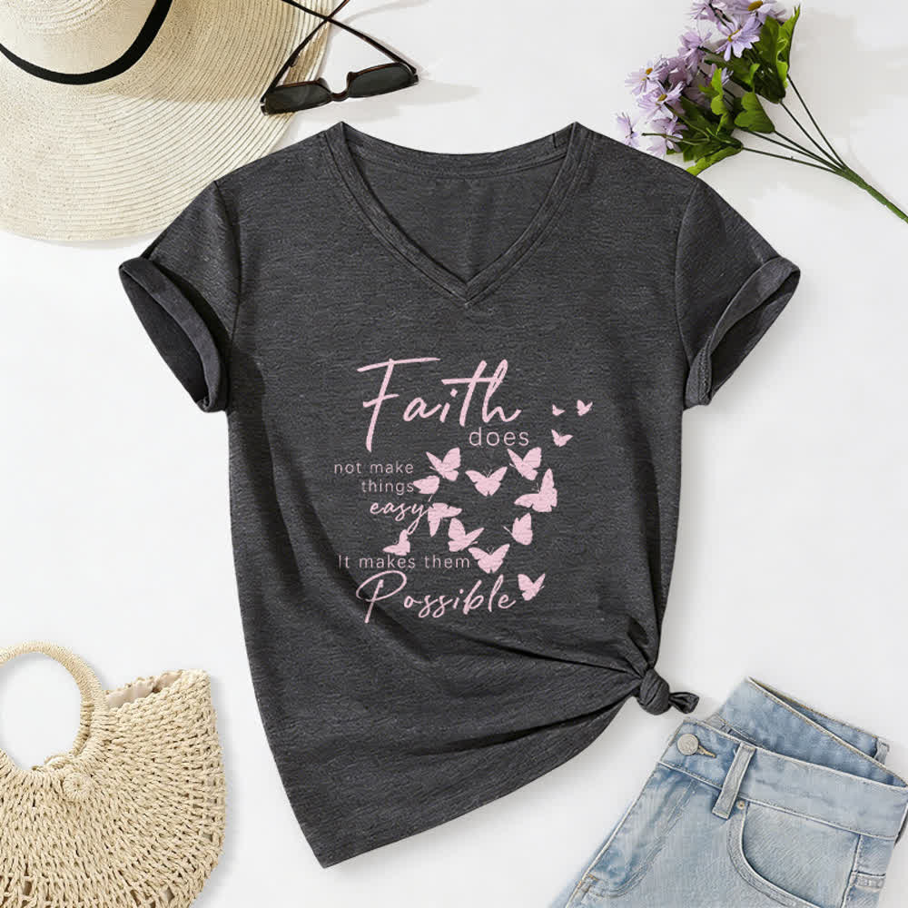 Christianartworkshop Glaube macht die Dinge nicht einfach – Lässiges T-Shirt mit Schmetterlingsbuchstaben-Print und V-Ausschnitt - Dunkelgrau - 2XL - image 4