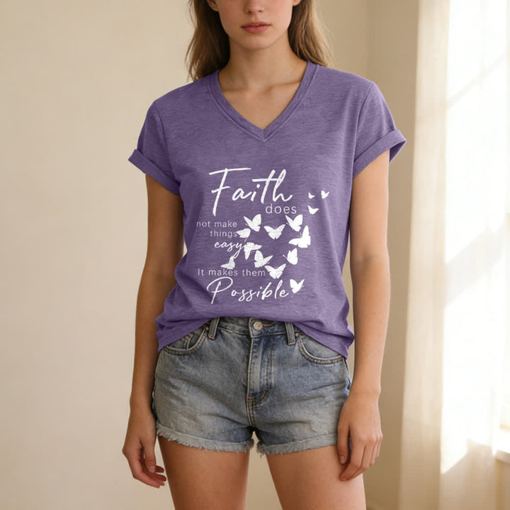 Christianartworkshop Glaube macht die Dinge nicht einfach – Lässiges T-Shirt mit Schmetterlingsbuchstaben-Print und V-Ausschnitt - image 17