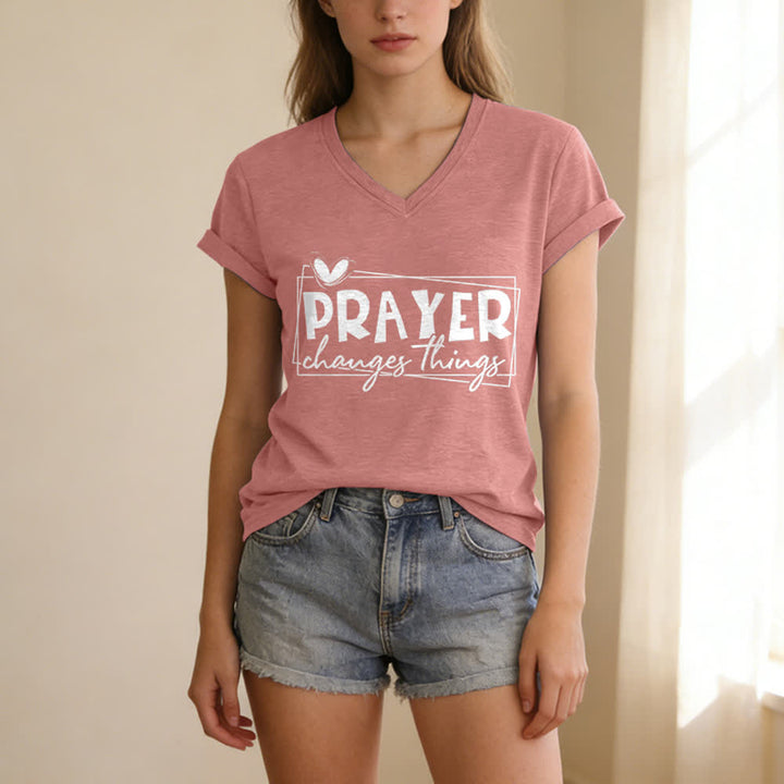 Christianartworkshop Lässiges T-Shirt mit V-Ausschnitt und Herzmotiv „Gebet verändert Dinge“ - image 19