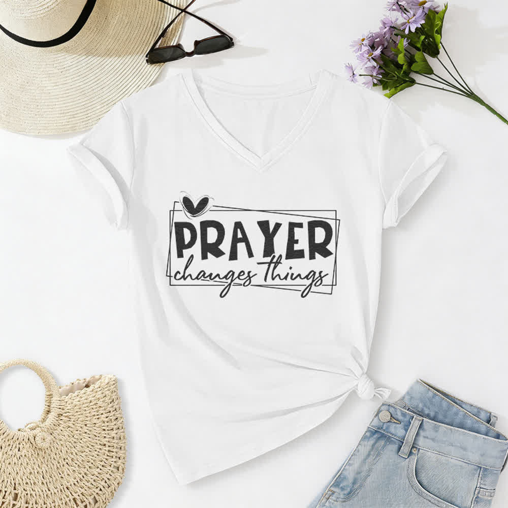 Christianartworkshop Lässiges T-Shirt mit V-Ausschnitt und Herzmotiv „Gebet verändert Dinge“ - Weiß - 2XL - image 4