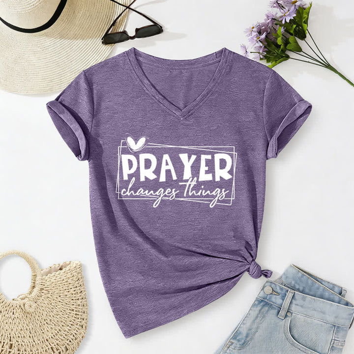 Christianartworkshop Lässiges T-Shirt mit V-Ausschnitt und Herzmotiv „Gebet verändert Dinge“ - Lila - 2XL - image 16