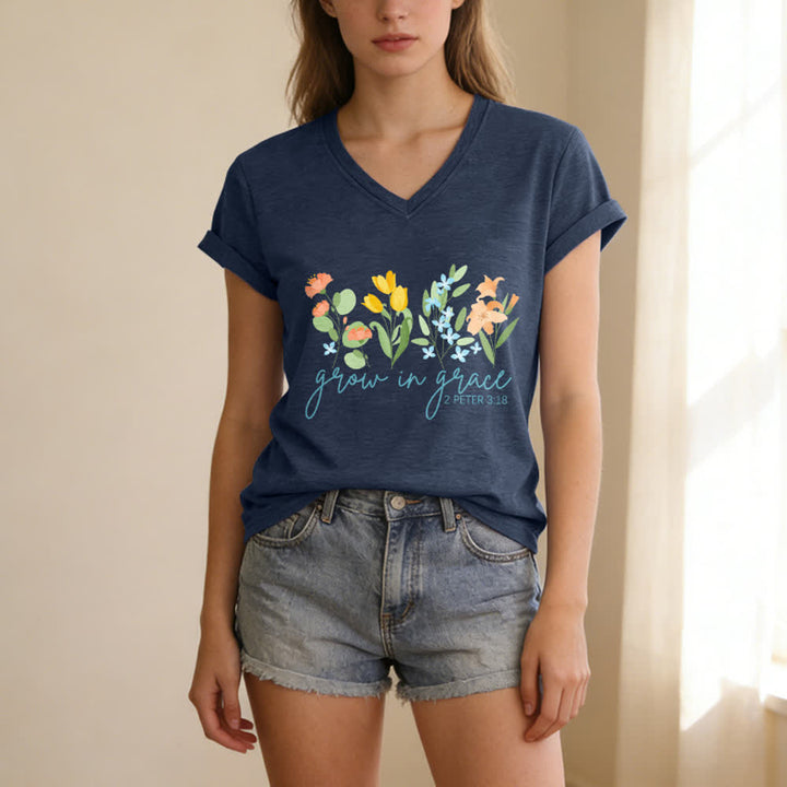 Christianartworkshop Wachse in der Gnade 2 Petrus 3:18 Lässiges T-Shirt mit Blumen- und Buchstabenprint und V-Ausschnitt - image 1