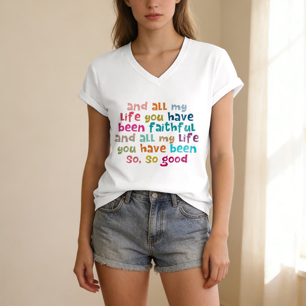 Christianartworkshop Und mein ganzes Leben lang warst du treu – Buntes T-Shirt mit Buchstabenprint und V-Ausschnitt - image 3