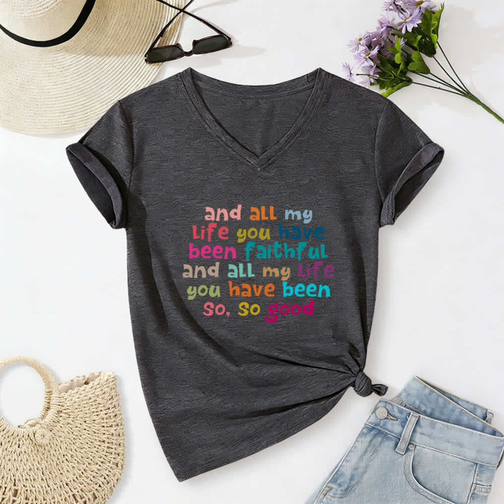 Christianartworkshop Und mein ganzes Leben lang warst du treu – Buntes T-Shirt mit Buchstabenprint und V-Ausschnitt - Dunkelgrau - 2XL - image 4