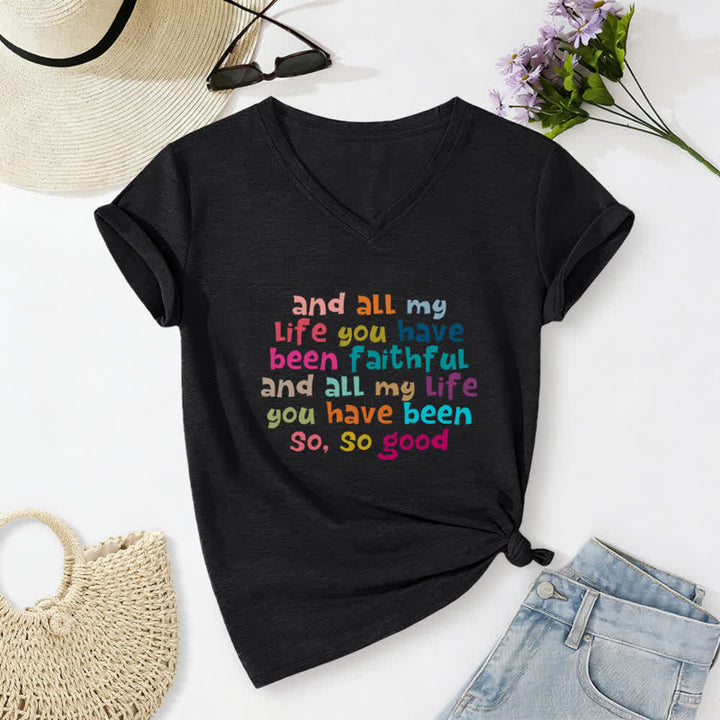 Christianartworkshop Und mein ganzes Leben lang warst du treu – Buntes T-Shirt mit Buchstabenprint und V-Ausschnitt - Schwarz - 2XL - image 12