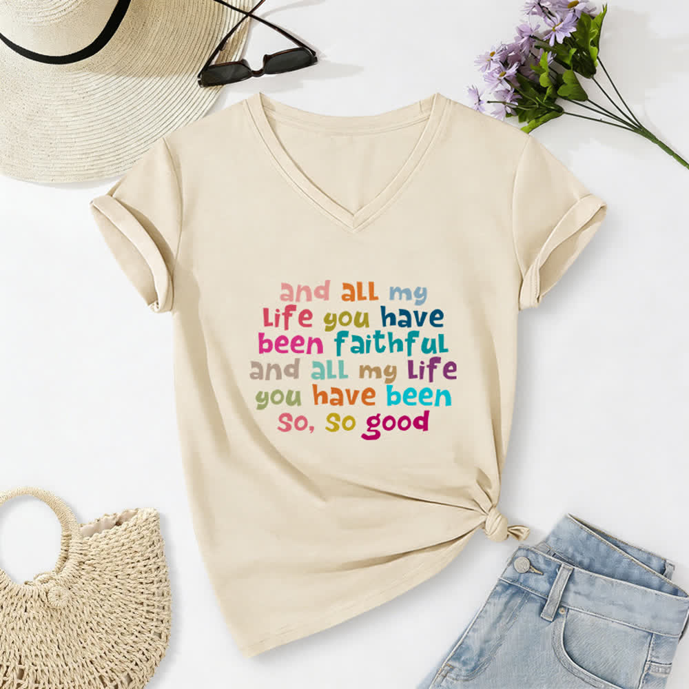 Christianartworkshop Und mein ganzes Leben lang warst du treu – Buntes T-Shirt mit Buchstabenprint und V-Ausschnitt - Beige - 2XL - image 0