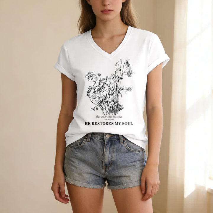 Christianartworkshop Er erquickt meine Seele – Beiges T-Shirt mit Blumenmuster und V-Ausschnitt - image 3