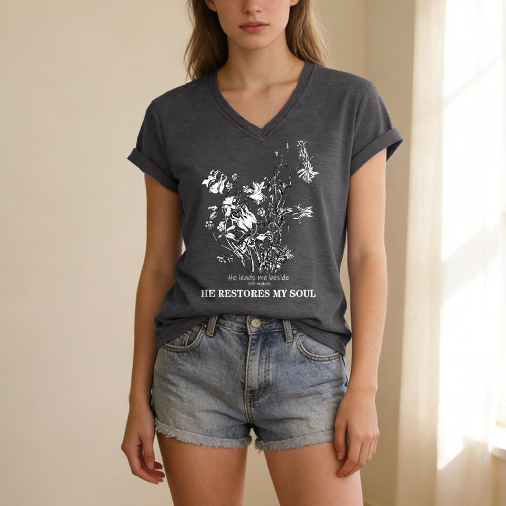 Christianartworkshop Er erquickt meine Seele – Beiges T-Shirt mit Blumenmuster und V-Ausschnitt - image 5