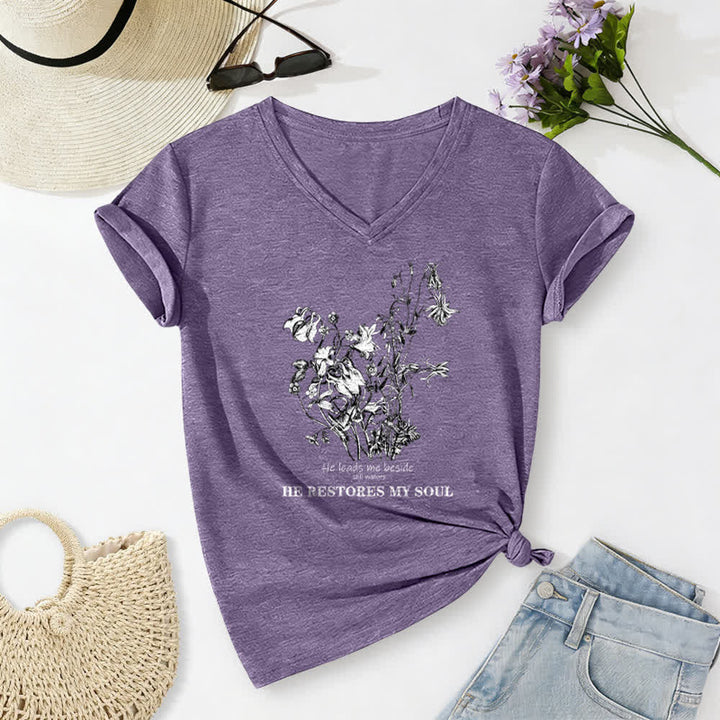 Christianartworkshop Er erquickt meine Seele – Beiges T-Shirt mit Blumenmuster und V-Ausschnitt - Lila - 2XL - image 16