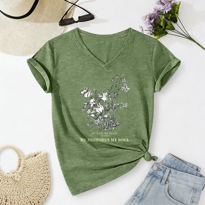 Christianartworkshop Er erquickt meine Seele – Beiges T-Shirt mit Blumenmuster und V-Ausschnitt - Grün - 2XL - image 6