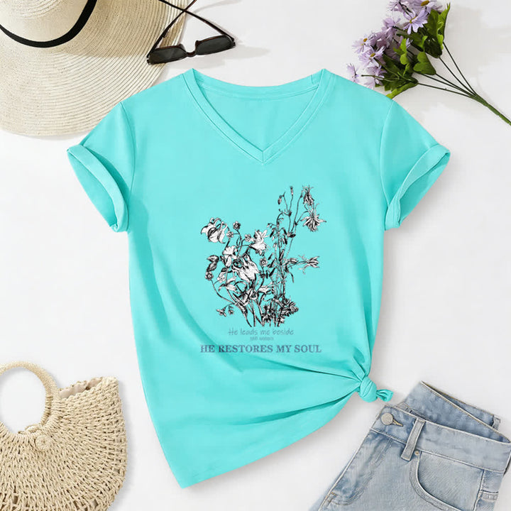 Christianartworkshop Er erquickt meine Seele – Beiges T-Shirt mit Blumenmuster und V-Ausschnitt - Blau - 2XL - image 20