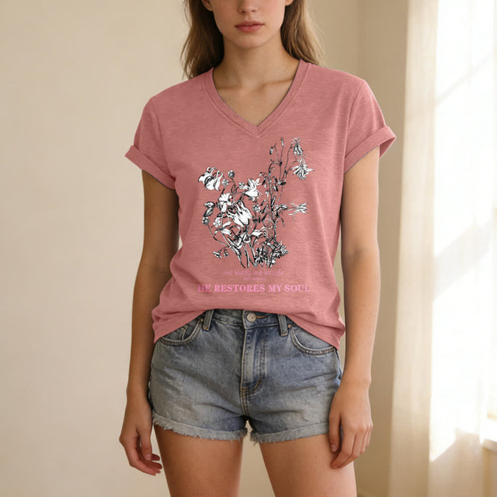 Christianartworkshop Er erquickt meine Seele – Beiges T-Shirt mit Blumenmuster und V-Ausschnitt - image 19