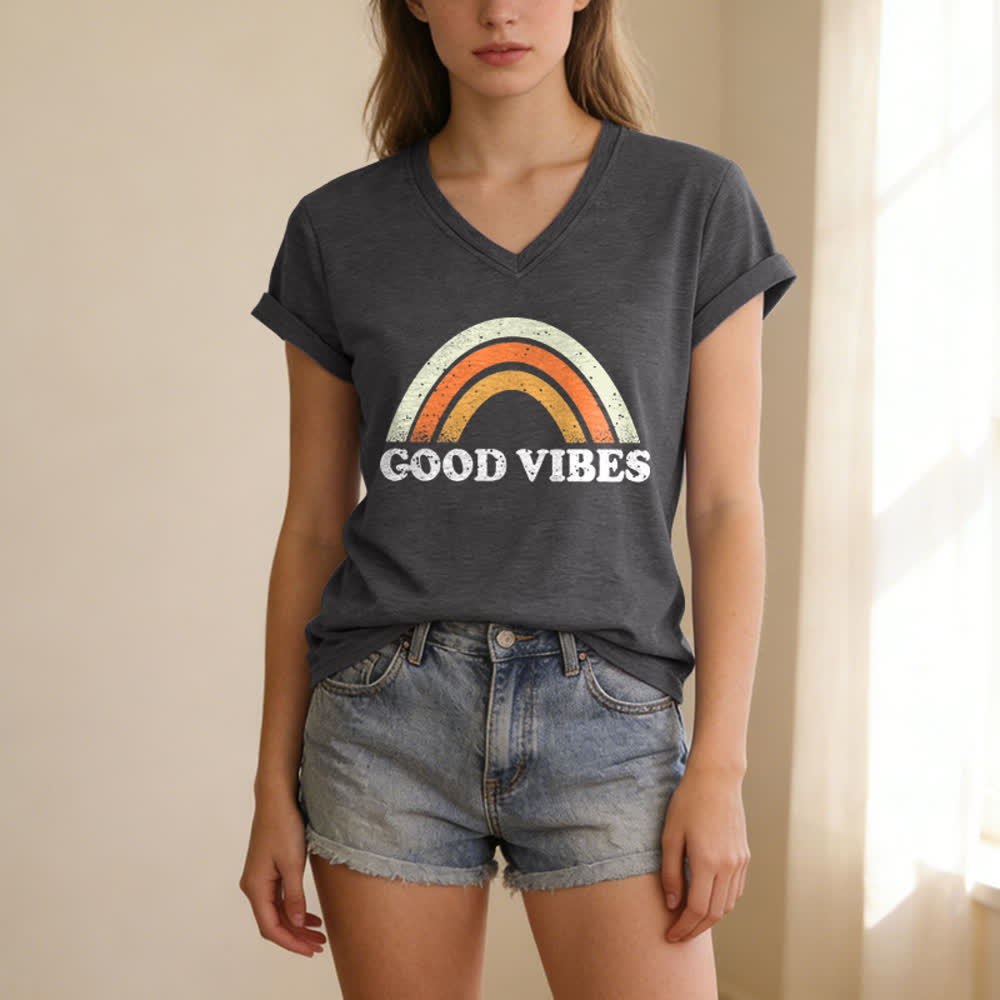 Christianartworkshop Good Vibes Retro Rainbow Heather Damen-T-Shirt mit V-Ausschnitt - image 7