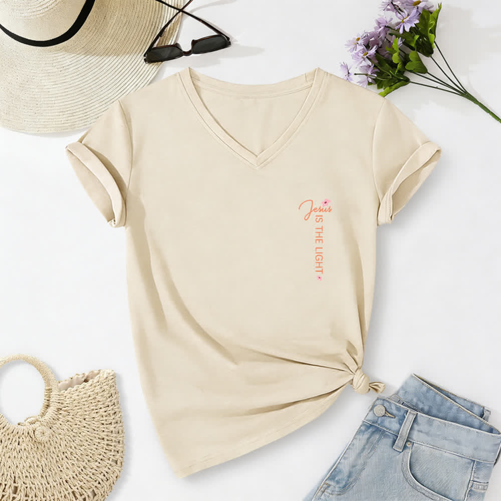 Christianartworkshop Doppelseitiges T-Shirt mit Blumenmuster und V-Ausschnitt: „Jesus ist das Licht – Wandelt im Glauben, nicht im Sehen“. - image 1