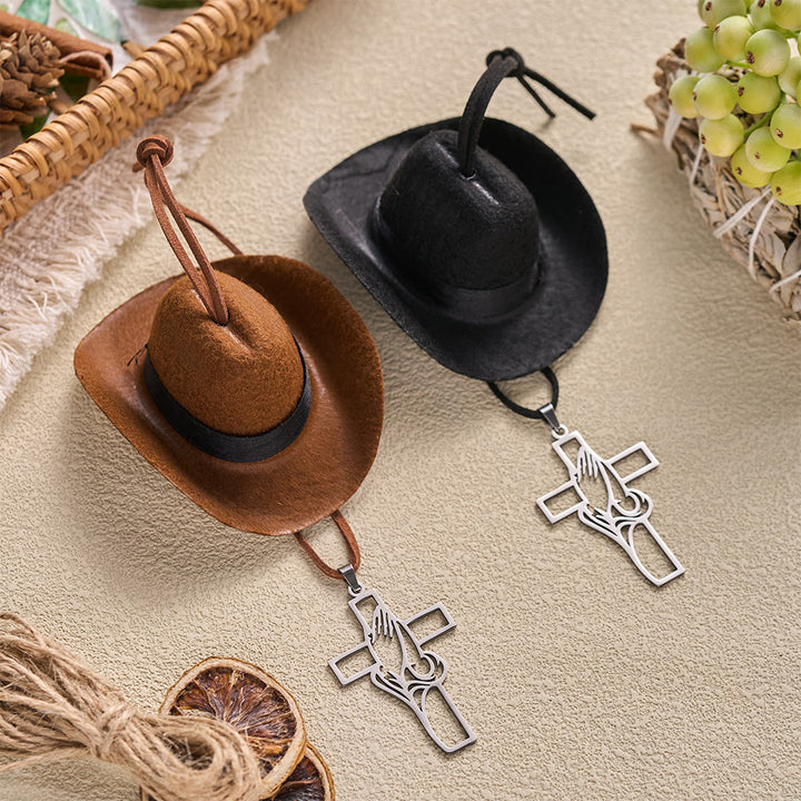 Christianartworkshop Mini-Cowboyhut-Anhänger mit betenden Händen und Kreuz: Symbol für friedvolles Reisen - image 3