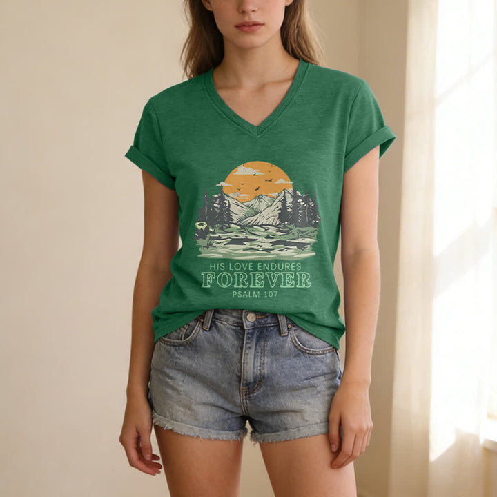 Christianartworkshop Seine Liebe währet ewig – Psalm 107 – Berglandschaft-Print – Lässiges V-Ausschnitt-T-Shirt - image 11