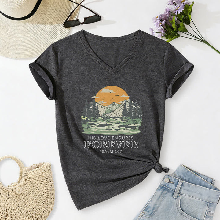 Christianartworkshop Seine Liebe währet ewig – Psalm 107 – Berglandschaft-Print – Lässiges V-Ausschnitt-T-Shirt - Dunkelgrau - 2XL - image 0