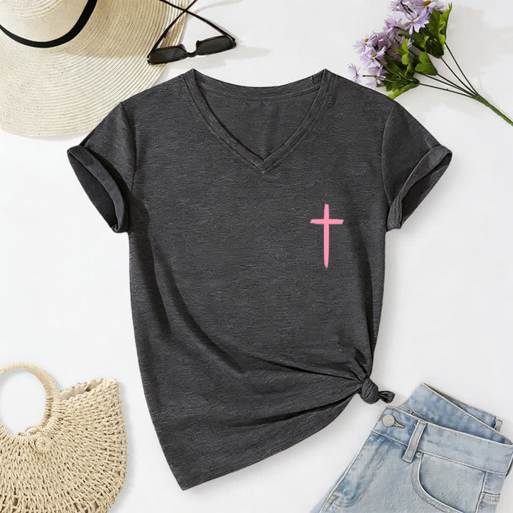 Christianartworkshop Doppelseitiges Kreuz – „Mit Gott ist alles möglich“ (Matthäus 19,26) – Lässiges T-Shirt mit V-Ausschnitt und Buchstabenprint - image 17