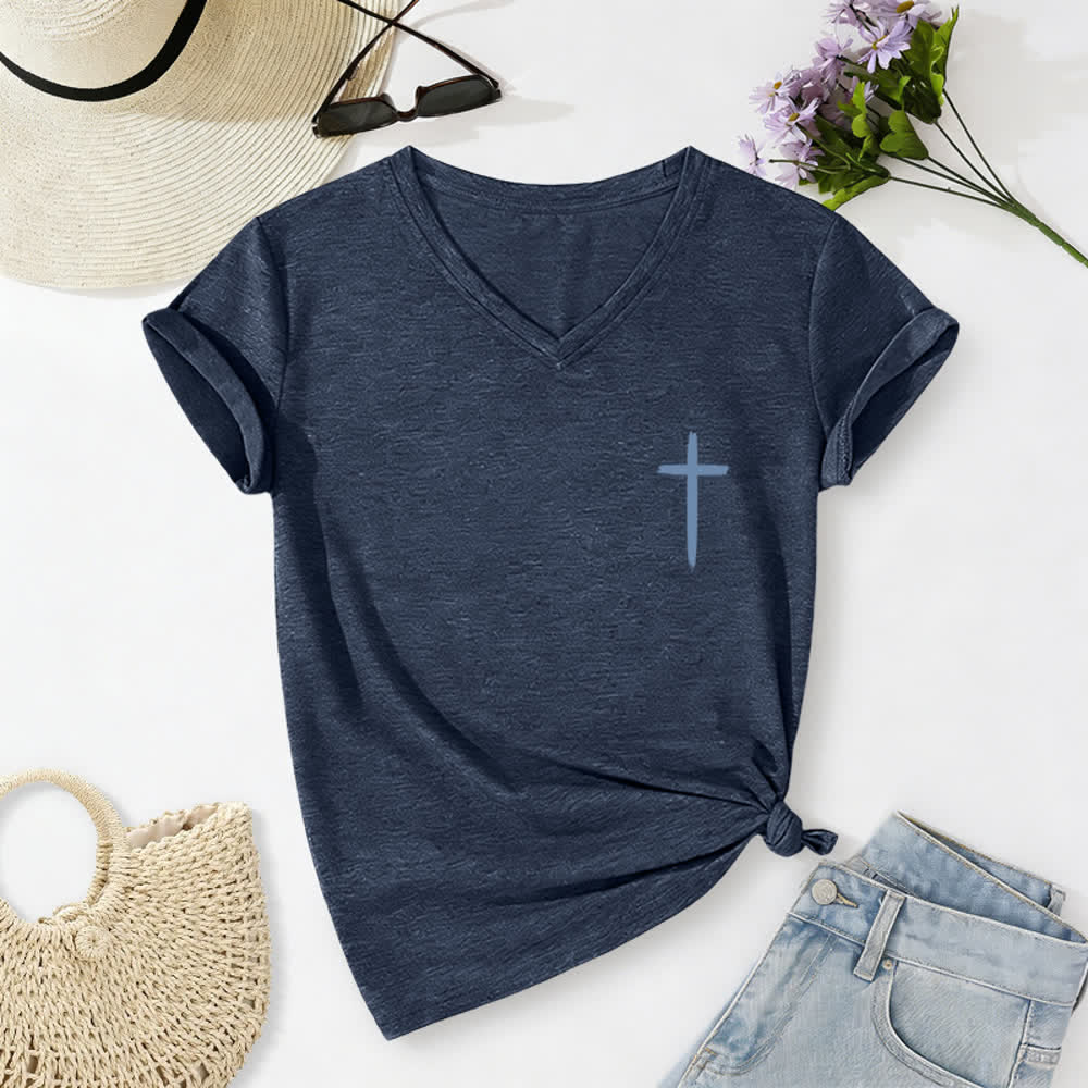 Christianartworkshop Doppelseitiges Kreuz – „Mit Gott ist alles möglich“ (Matthäus 19,26) – Lässiges T-Shirt mit V-Ausschnitt und Buchstabenprint - image 2
