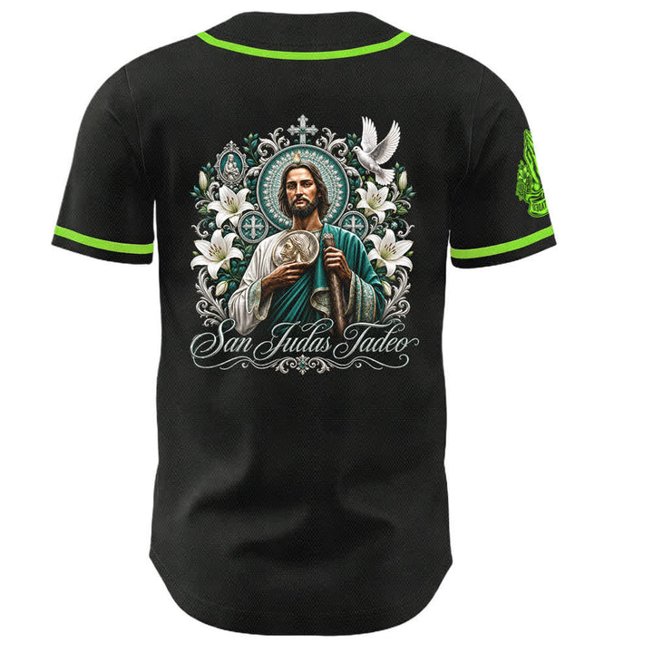 Christianartworkshop Vorderseite Vertikales Rosenkranz-Motiv der Heiligen San Juditas Rückseite Porträt der Heiligen Lilie und Taube Baseballtrikot mit Knöpfen - image 2