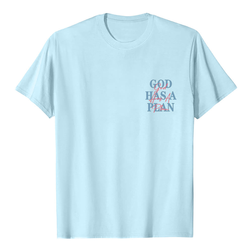 Christianartworkshop Gott hat einen Plan – Klassisches T-Shirt mit doppelseitigem Buchstabendruck - image 23