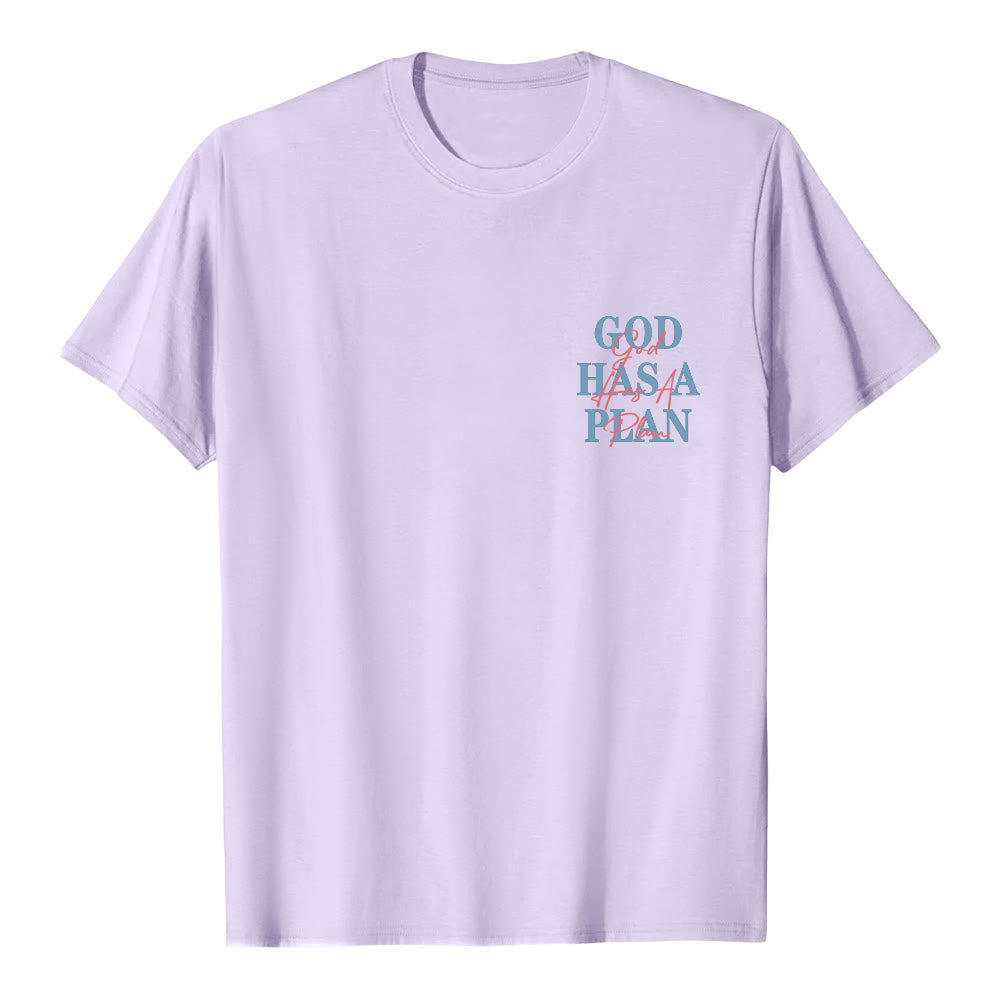 Christianartworkshop Gott hat einen Plan – Klassisches T-Shirt mit doppelseitigem Buchstabendruck - image 26