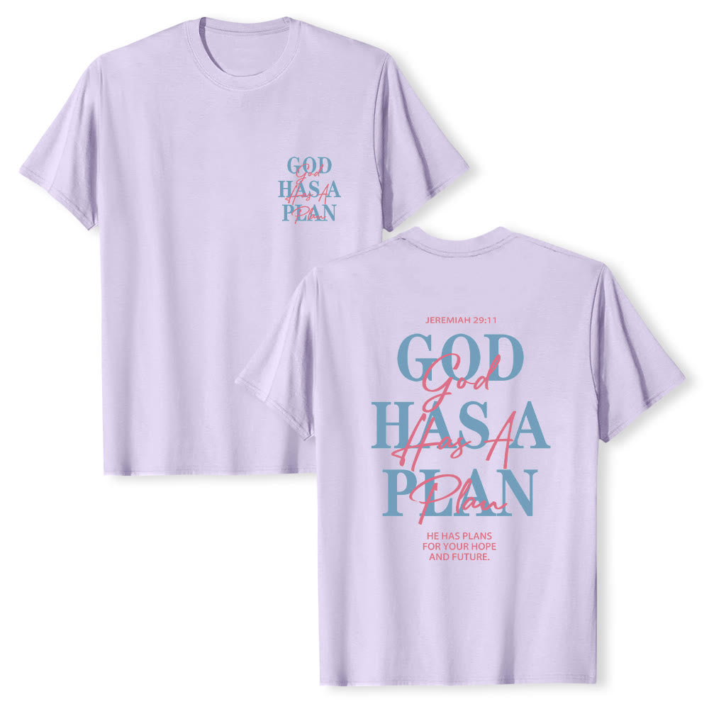 Christianartworkshop Gott hat einen Plan – Klassisches T-Shirt mit doppelseitigem Buchstabendruck - Lila - 2XL - image 24