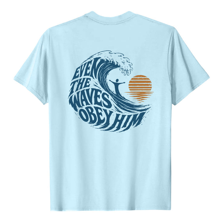 Christianartworkshop Sogar die Wellen gehorchen ihm – Klassisches T-Shirt mit doppelseitigem Wellenmotiv - image 4