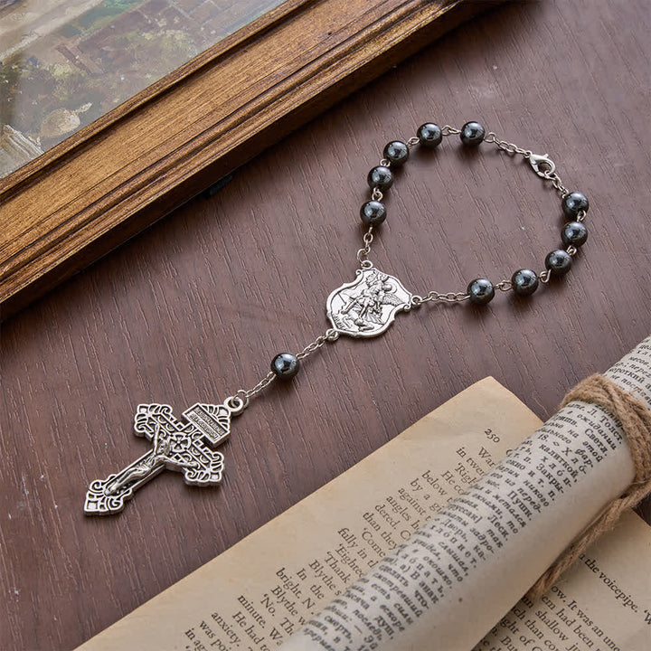 Christianartworkshop Autoanhänger aus Hämatitperlen mit St.-Michael-Medaille und Kruzifix: Ein Geschenk himmlischen Schutzes und himmlischer Stärke - image 15