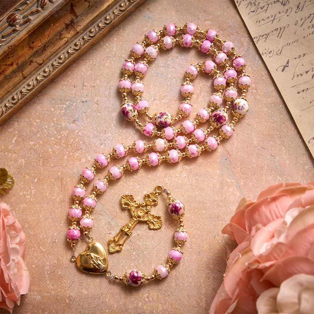 Christianartworkshop Rosenkranz aus floralem Porzellan und Glaskugel mit Marienherzmedaille und verziertem Kruzifix - Rosenkranz aus rosa Blumenperlen - image 0