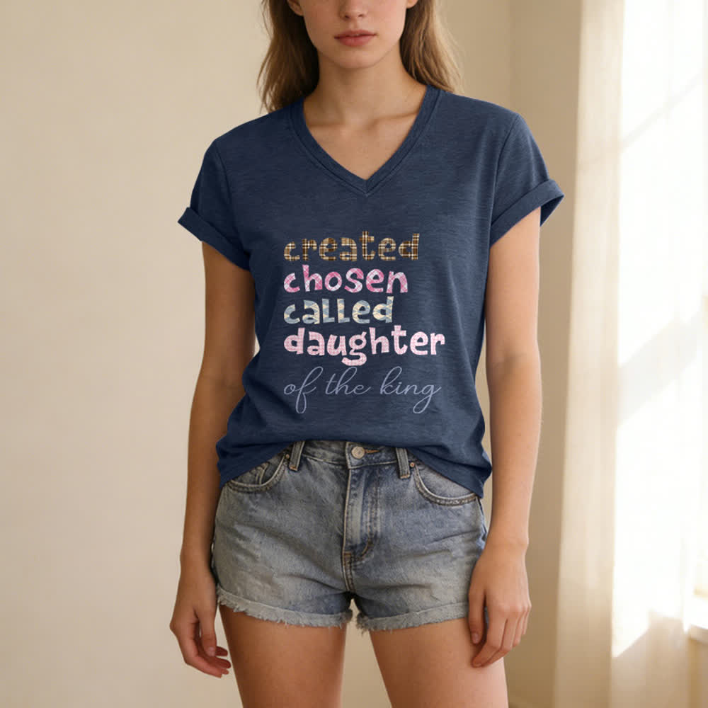 Christianartworkshop Damen-T-Shirt mit V-Ausschnitt und Aufdruck „Chosen Daughter“ in Heather Charcoal - image 7