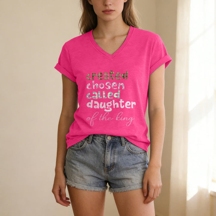 Christianartworkshop Damen-T-Shirt mit V-Ausschnitt und Aufdruck „Chosen Daughter“ in Heather Charcoal - image 17