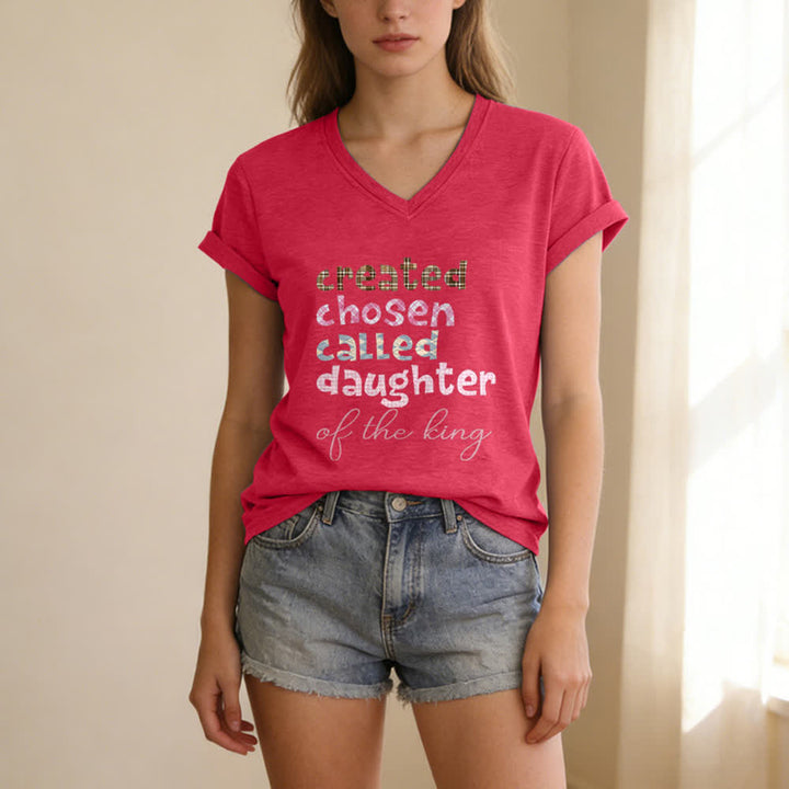Christianartworkshop Damen-T-Shirt mit V-Ausschnitt und Aufdruck „Chosen Daughter“ in Heather Charcoal - image 23
