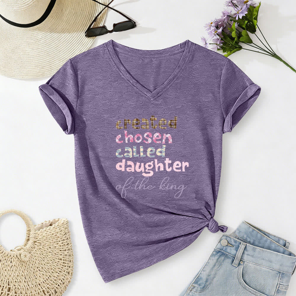 Christianartworkshop Damen-T-Shirt mit V-Ausschnitt und Aufdruck „Chosen Daughter“ in Heather Charcoal - Lila - 2XL - image 4